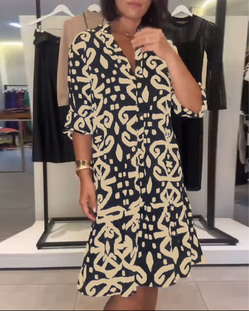 Elegantes V-Ausschnitt Kleid mit Druck