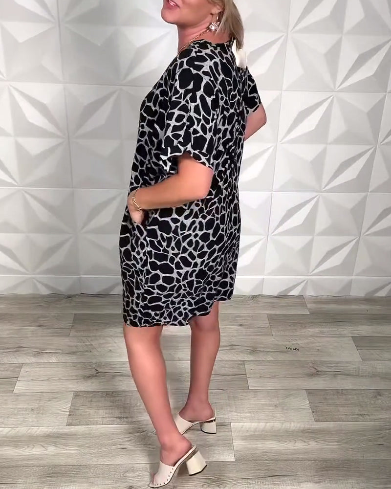 Lässiges bedrucktes Kleid mit Rundhalsausschnitt