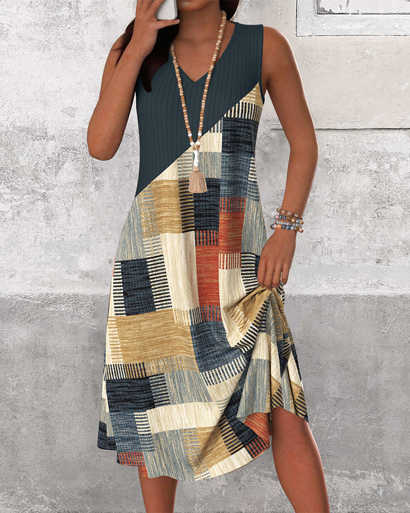 Ärmelloses Kleid mit kontrastierendem V-Ausschnitt