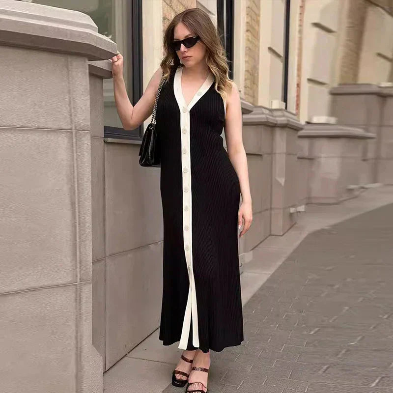 Ines | Ärmelloses Kleid mit V-Ausschnitt