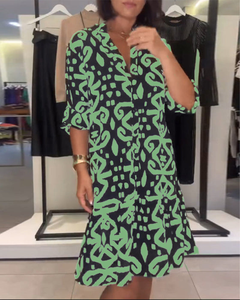 Elegantes V-Ausschnitt Kleid mit Druck