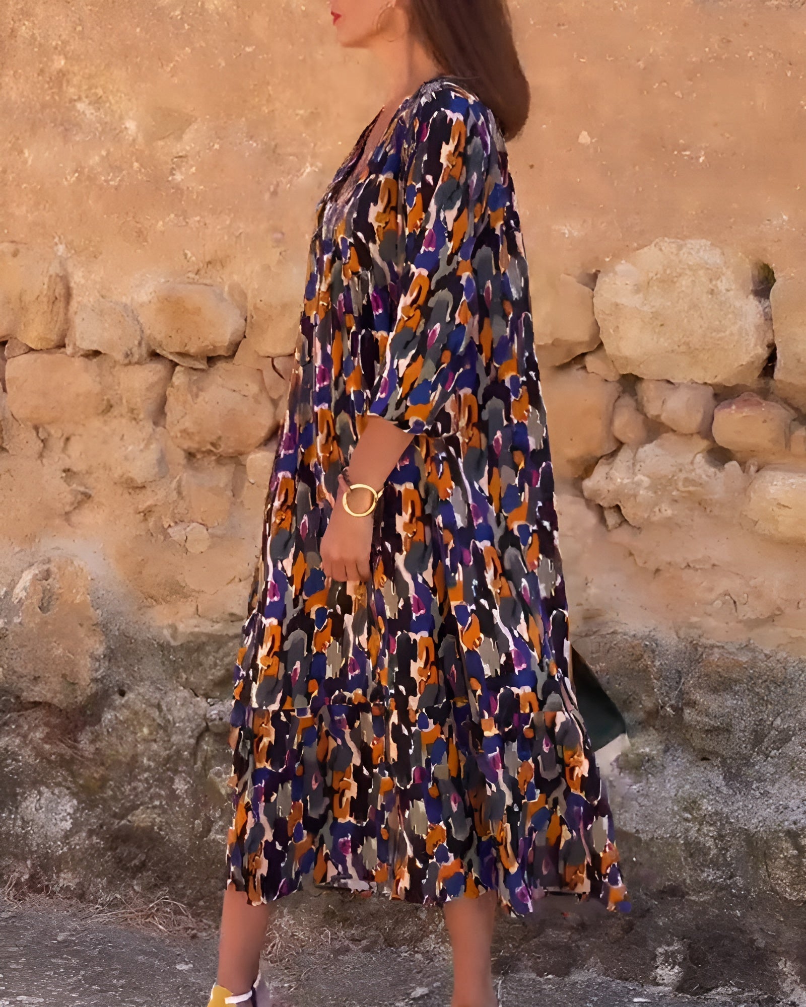 VIOLETTA | Lange V-Ausschnittkleid mit Retro-Muster für eleganten Komfort zu jedem Anlass